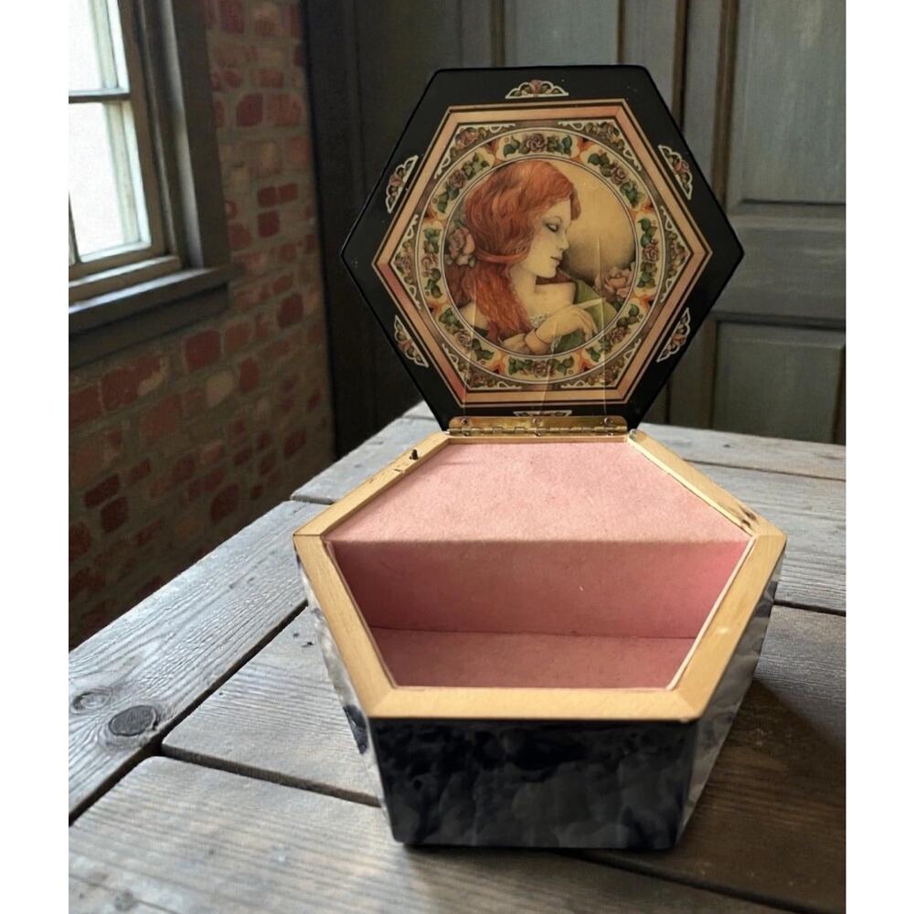 Vintage  SLEEPING BEAUTY Enesco Musical Jewelry Box • Karen Hahn #226 LIMITED ED